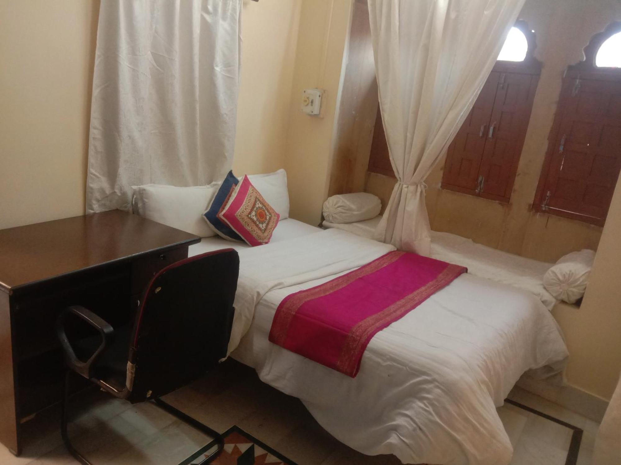Neem Guest House Jaisalmer Bagian luar foto