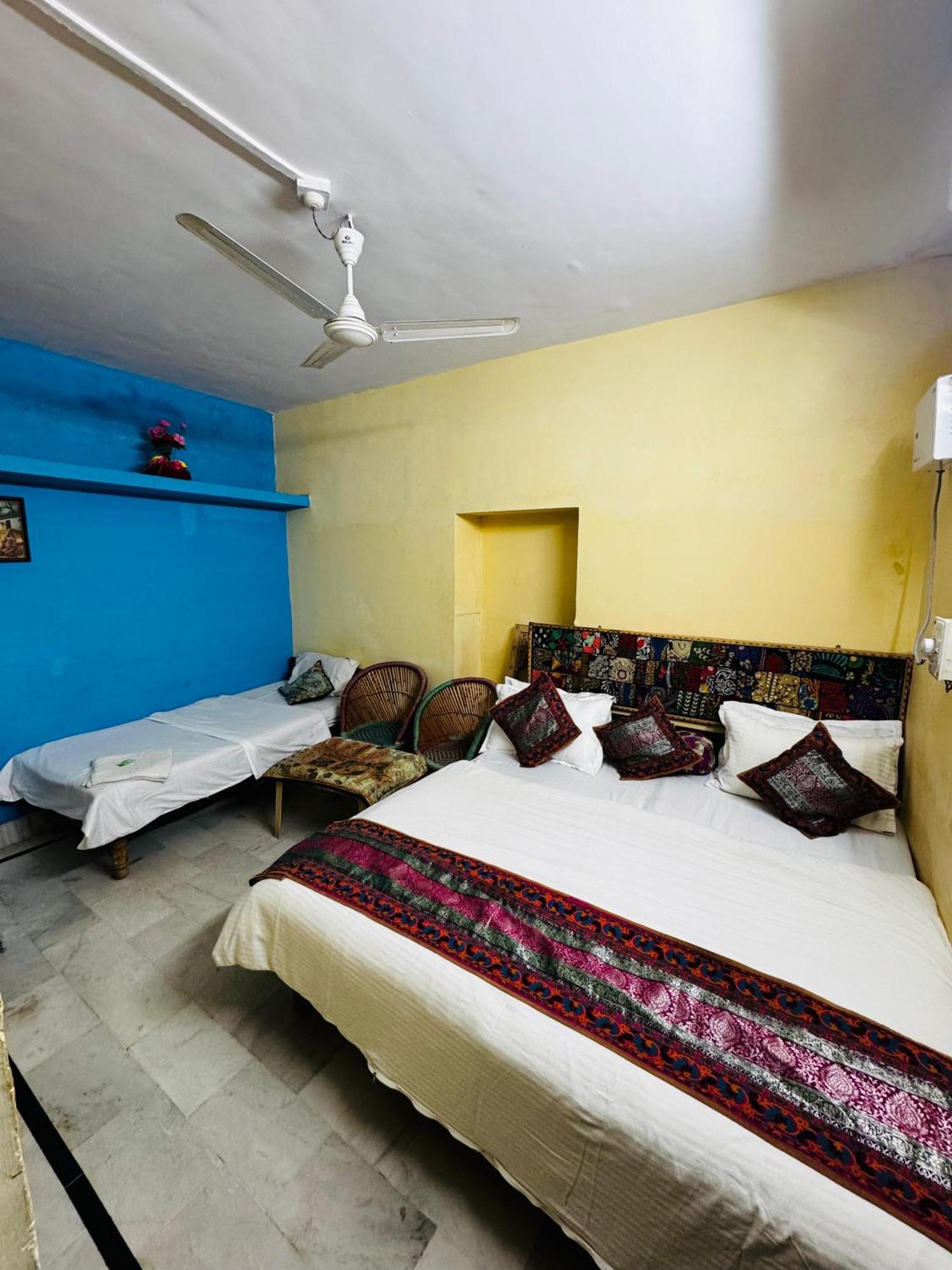 Neem Guest House Jaisalmer Bagian luar foto
