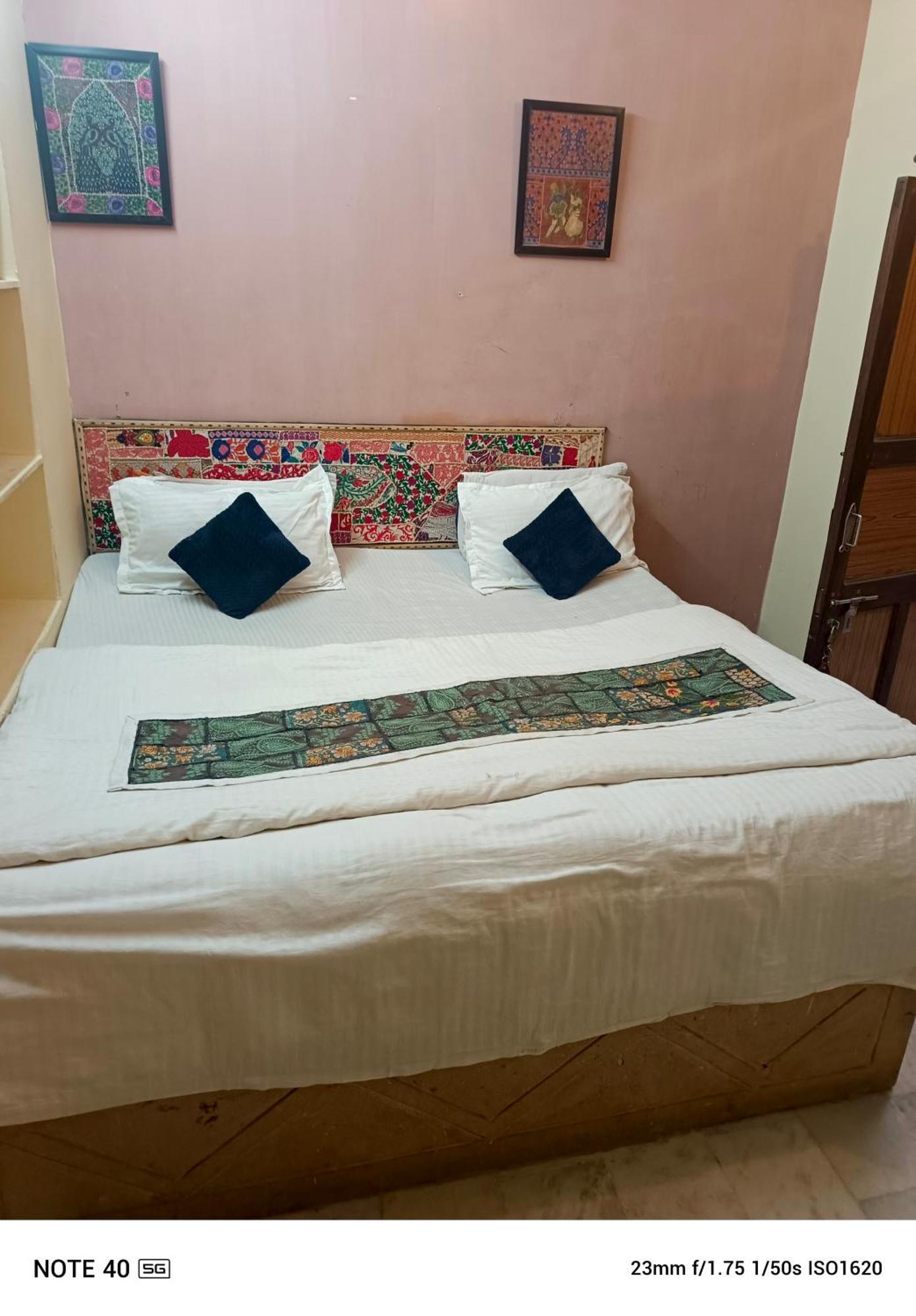 Neem Guest House Jaisalmer Bagian luar foto